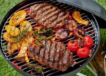 Mastering the art of BBQ: What, when, how and who should take the tongs