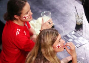 Women’s Euro final to deliver £800m retail windfall across UK