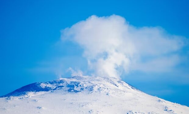 Melting glaciers spark fears of volcanic eruptions