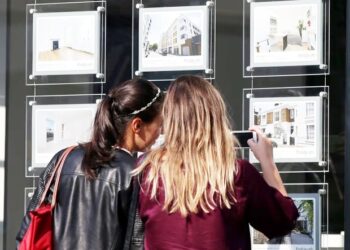 UK house asking prices fall at fastest monthly rate in two decades