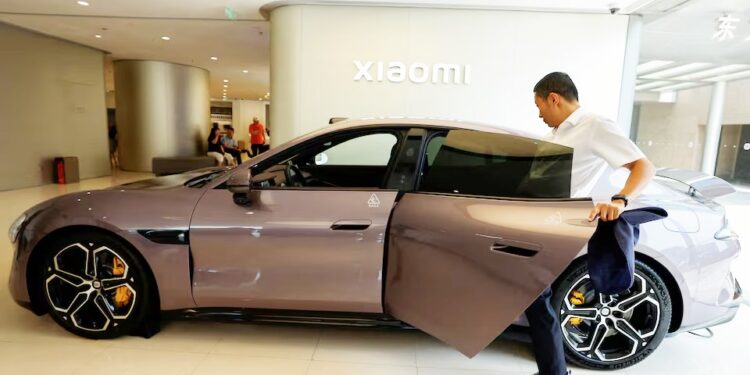 China walks tightrope on assisted-driving technology