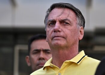 Bolsonaro given 48 hours to explain alleged plan to flee to Argentina