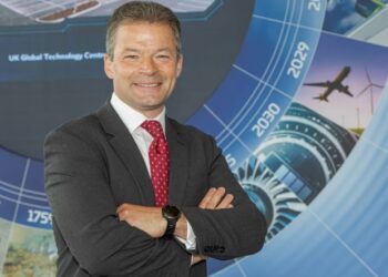 Record salaries for UK chief executives as pay rises for third year in a row