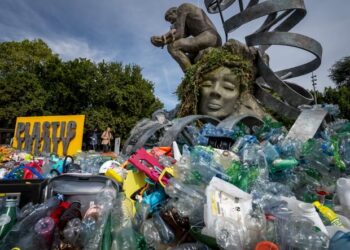 UN plastic pollution talks must result in ambitious treaty, leading expert says
