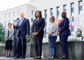 Washington scales back White House plan to control city police