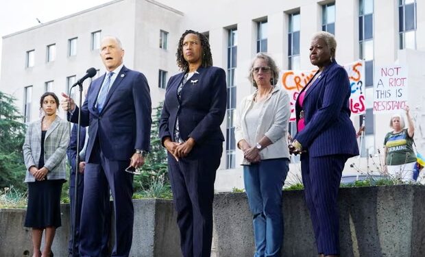 Washington scales back White House plan to control city police