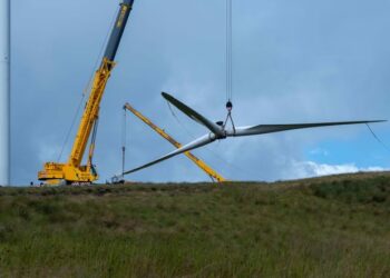 Wind industry faces challenge of recycling ageing turbine blades