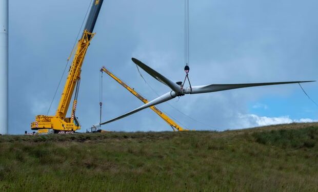 Wind industry faces challenge of recycling ageing turbine blades