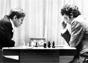 Bobby Fischer defeats Boris Spassky to become world chess champion
