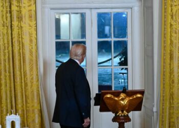 White House East Wing demolition begins for Trump’s $250m ballroom project