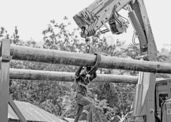 Over 100 Canadian electrical linemen assist Jamaica with power restoration