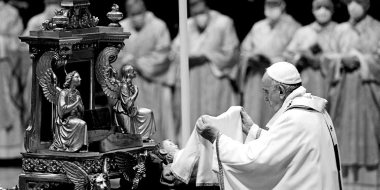 Pope Leo urges compassion for strangers and the poor in Christmas message