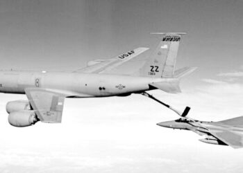 Pilot avoids near midair collision with US military aircraft near Venezuela