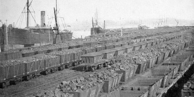 Queensland coalmine expansion sparks climate backlash as scientists warn of massive emissions