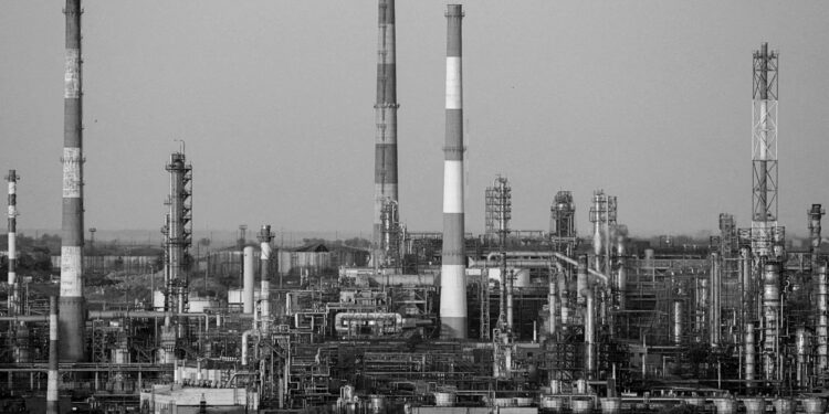 Russia earns €6bn from fossil fuel exports since start of Iran war