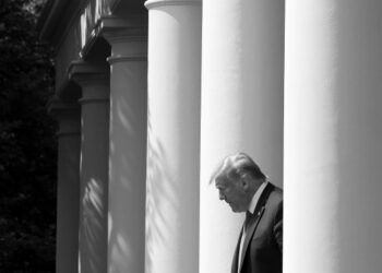 Trump advisers push for Iran exit strategy as war risks political backlash