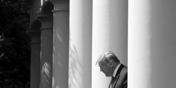 Trump advisers push for Iran exit strategy as war risks political backlash