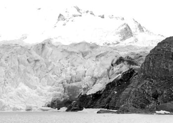 ‘Every drop of water counts’: fear grows for Argentina’s glaciers