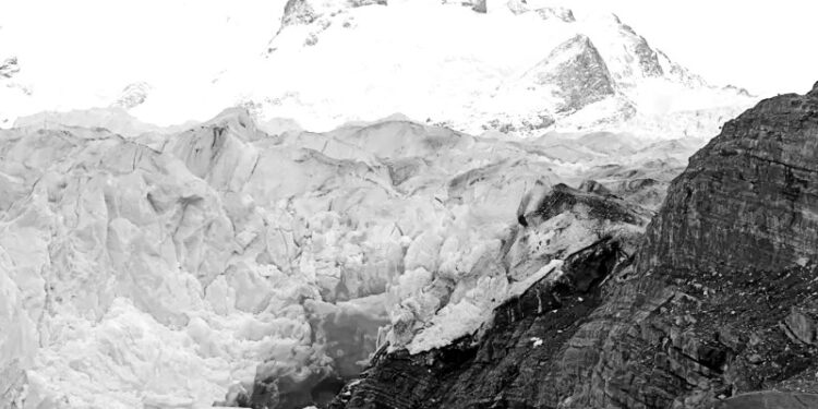 ‘Every drop of water counts’: fear grows for Argentina’s glaciers