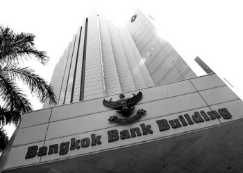 Bangkok opens mixed as investors weigh tourism outlook