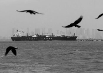 Ceasefire diplomacy intensifies as US and Iran explore extension