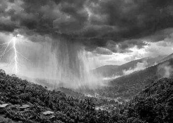 Weak monsoon threatens double economic hit for India