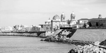 On this day in 1502: Christopher Columbus set sail from Cádiz, Spain, hoping to find a passage to Asia