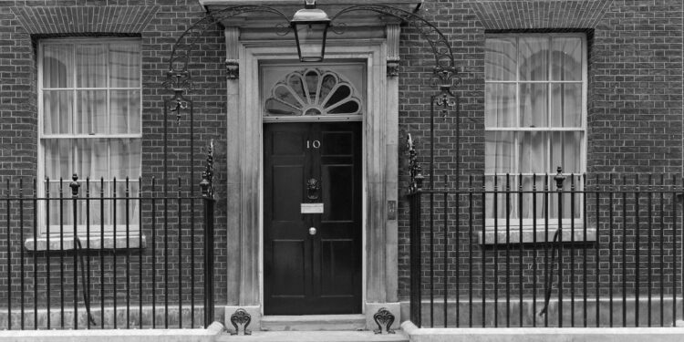 Starmer prepares exit timetable as Labour eyes new leadership