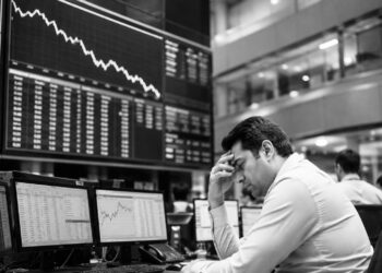 Sensex slides 786 points as IT stocks end five-day winning streak