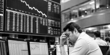 Sensex slides 786 points as IT stocks end five-day winning streak