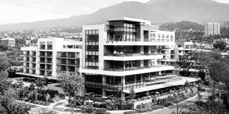 Mobiliare targets sustainable growth with $100 million SLB debut
