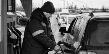 Putin admits fuel shortages as crisis spreads across Russia