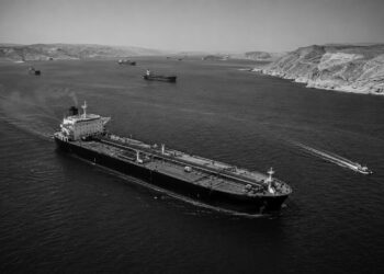 Trump raises hopes of Iran deal as Hormuz reopening becomes central test