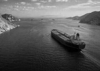 Oil prices retreat as Strait of Hormuz reopening eases market fears