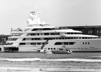 Venice prepares fresh protests as US ambassador’s superyacht heads for lagoon city