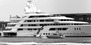 Venice prepares fresh protests as US ambassador’s superyacht heads for lagoon city