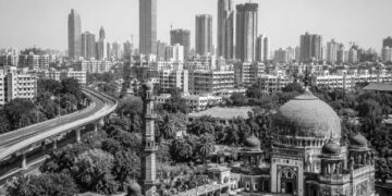 India maintains growth momentum despite global uncertainty