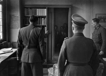 On this day in 1944: The secret annex in Amsterdam where Anne Frank were hiding was discovered by the Gestapo