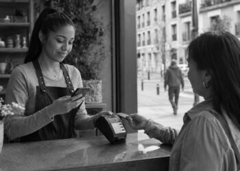 Mexican neobank Plata begins regional expansion with Colombian launch