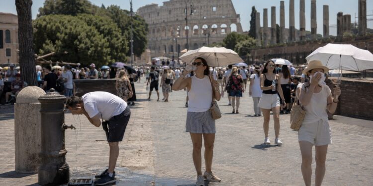 Italy places all major cities on highest heat alert
